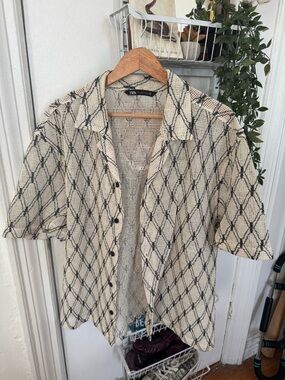 Zara Cream Open-Knit Short Sleeve Shirt with Black Diamond Detail